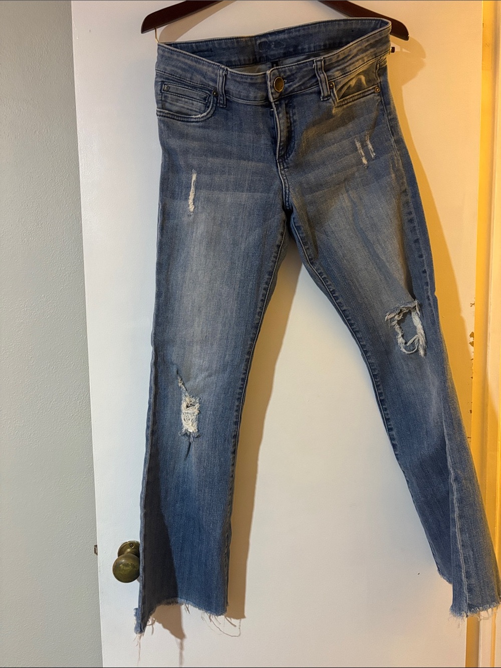 Kut from the Kloth Distressed Light Blue Women's Jeans